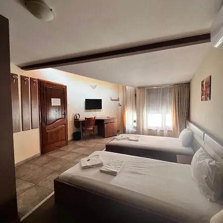 Hotel Family Square