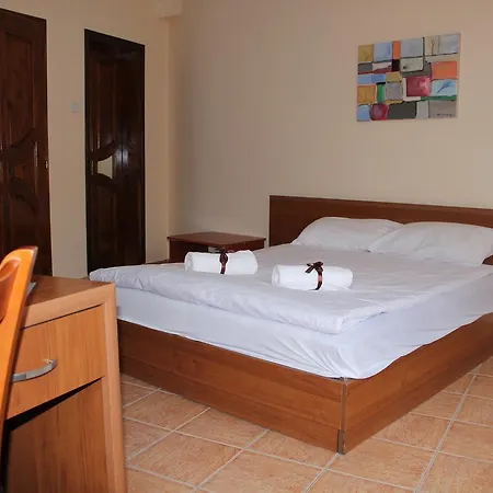 Family Square Hotel 2*